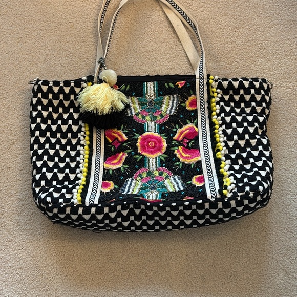 AMERICA & BEYOND | Black and White Large Tote‎ Bag with Floral Design - EUC - Picture 2 of 10